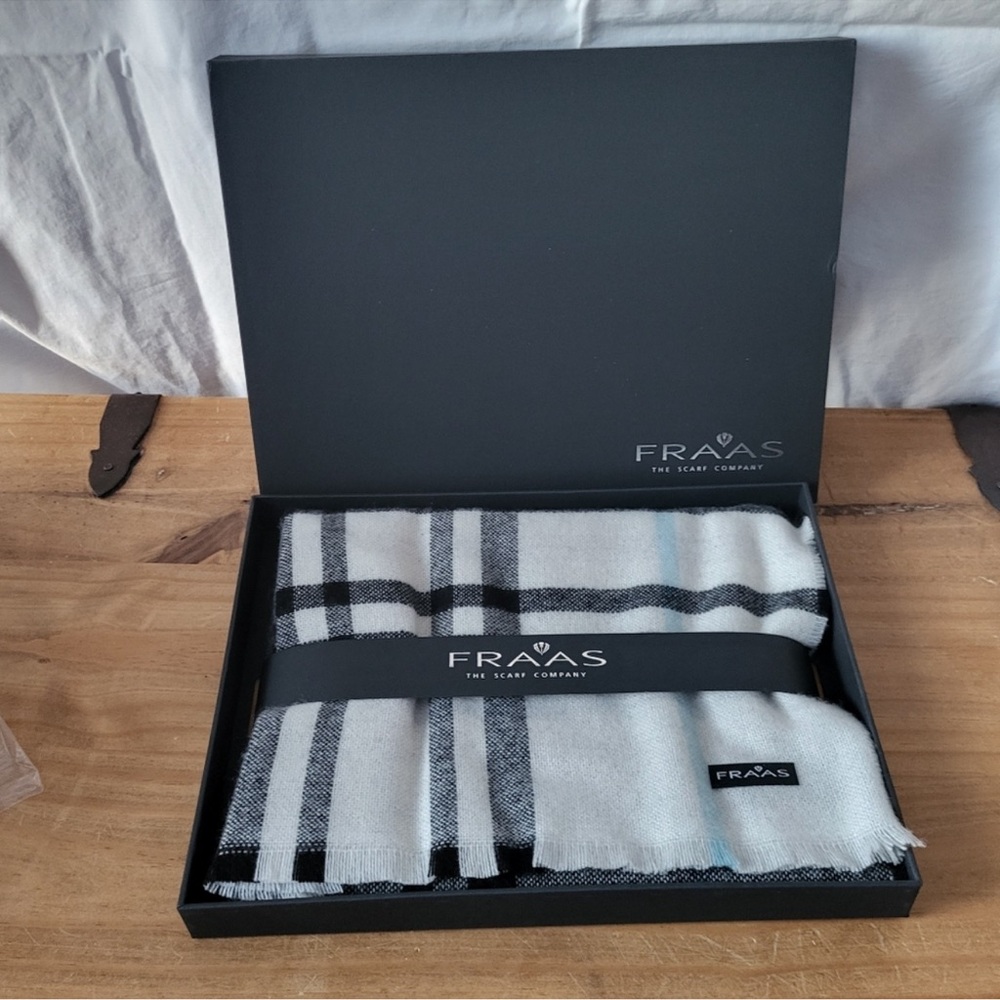 FRAAS Cashmere Scarf  Plaid Blue Stripe NWT